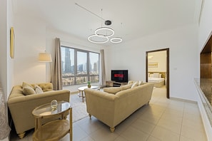 Smart TV - 3BR with Burj Khalifa View | 11 Min to Burj Khalifa & Dubai Mall (Dubai)