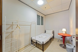 Room - Amazing 3BR in South Ridge | 8 Min to Burj Khalifa (Dubai)