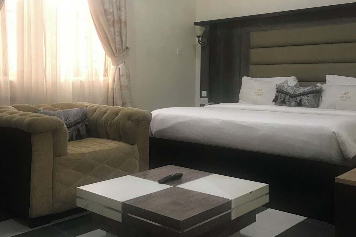 In-room safe, laptop workspace, blackout curtains, free WiFi