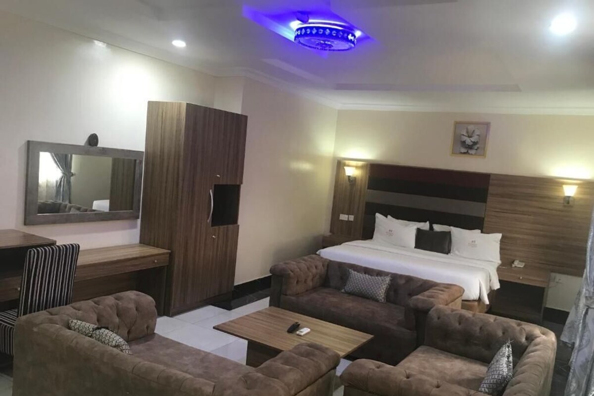 In-room safe, laptop workspace, blackout curtains, free WiFi
