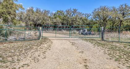 1 Mile from Garner - Pool & Unbelievable Views!