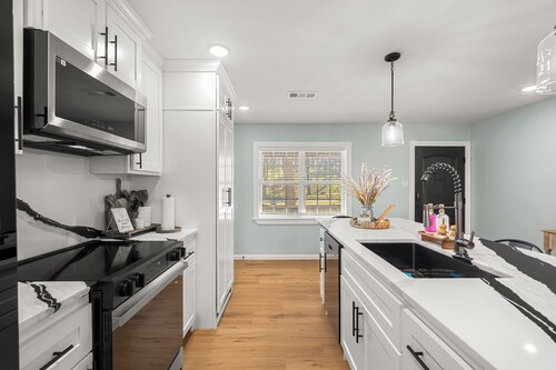 Adorable 3-bedroom house with in minutes I-40 and half a mile from 540