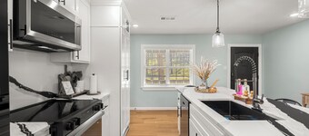 Adorable 3-bedroom house with in minutes I-40 and half a mile from 540