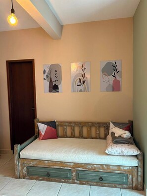 Interior - Guest house 700 meters from Moçambique beach and 500 meters from the state park. (Florianópolis)