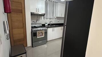 Departamento, 2 habitaciones | Cocina privada