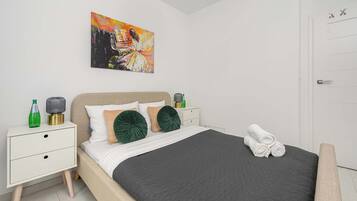 Apartment | 3 bedrooms, laptop workspace, iron/ironing board, bed sheets