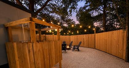 Firefly Hollow, Fire Pit & Outdoor Shower, 6 Minutes to Coushatta Casino