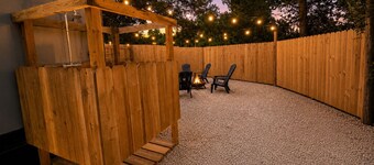 Firefly Hollow, Fire Pit & Outdoor Shower, 6 Minutes to Coushatta Casino