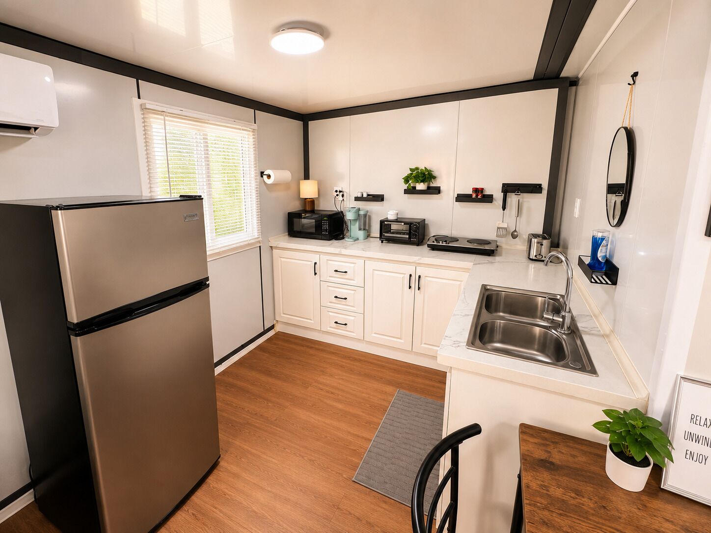 Coffee/tea maker, fridge, microwave, oven
