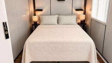 1 bedroom, WiFi (free), bed sheets