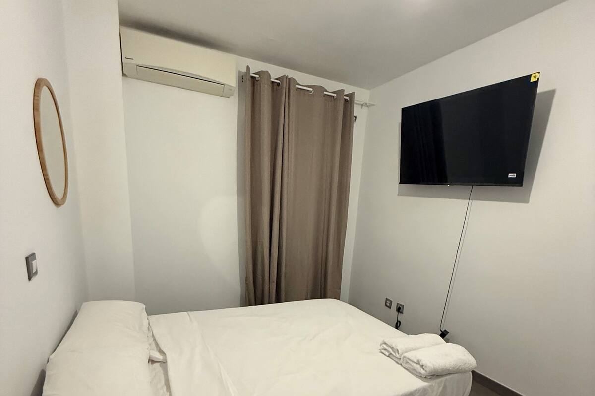 Basic Room, City View