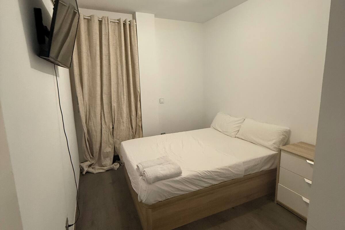 Basic Room, City View