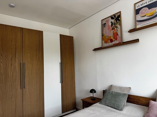 FeWo Singapur 3-Zimmer Balkon-Wohnung am See