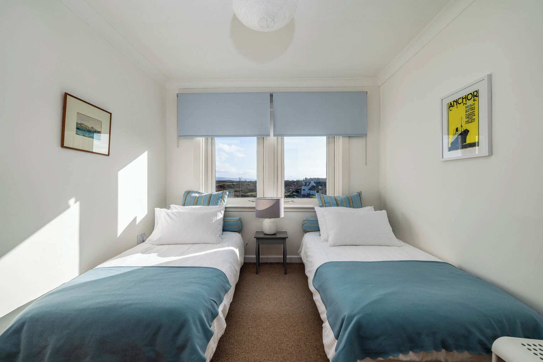 Iron/ironing board, internet, bed sheets