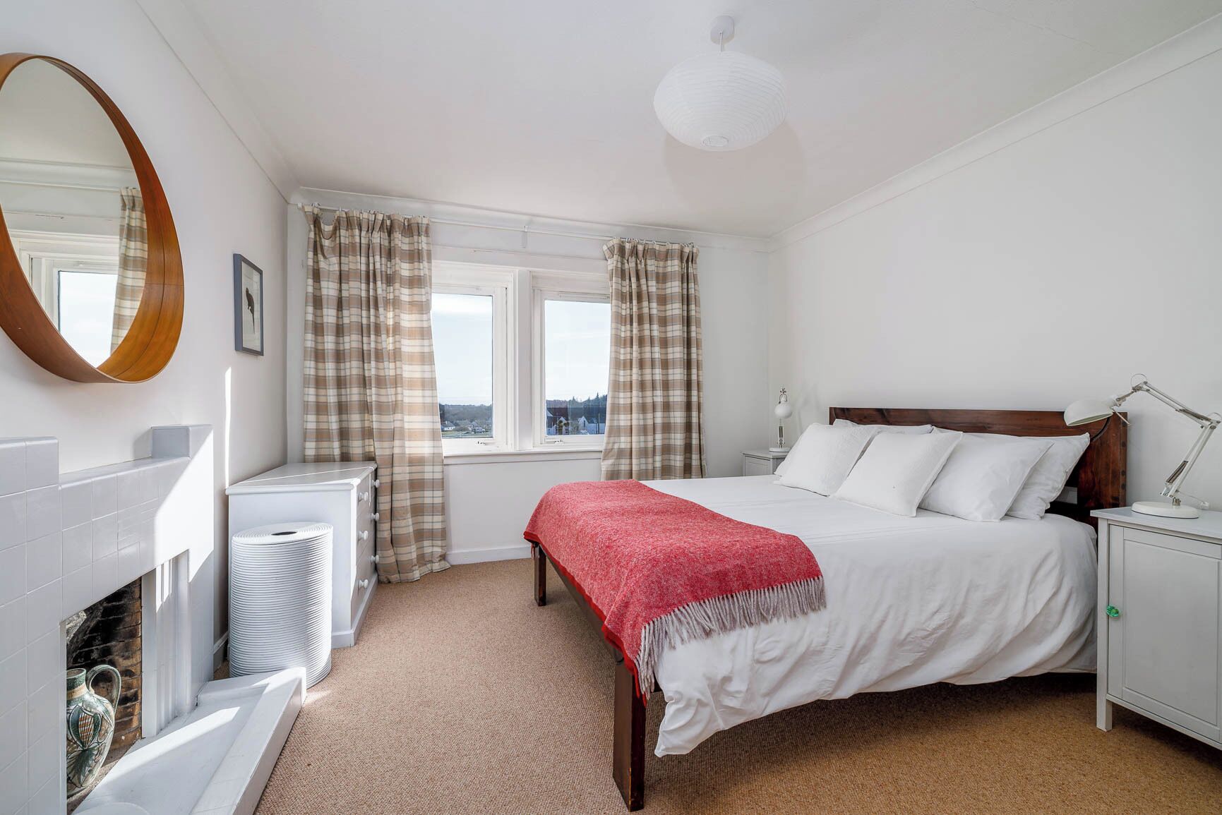 Iron/ironing board, internet, bed sheets