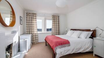 Iron/ironing board, internet, bed sheets