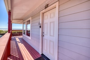 Property grounds - Sunset View| Oceanview Condo steps from the beach (Rockaway Beach)