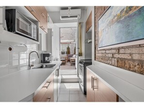 Private kitchen - Vrbo Property (Québec)