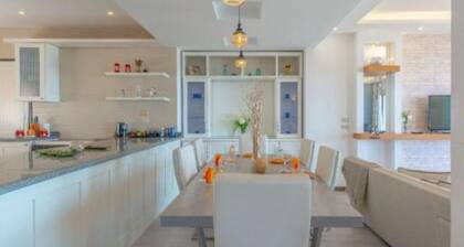 Telal Villa overlooking the sea
