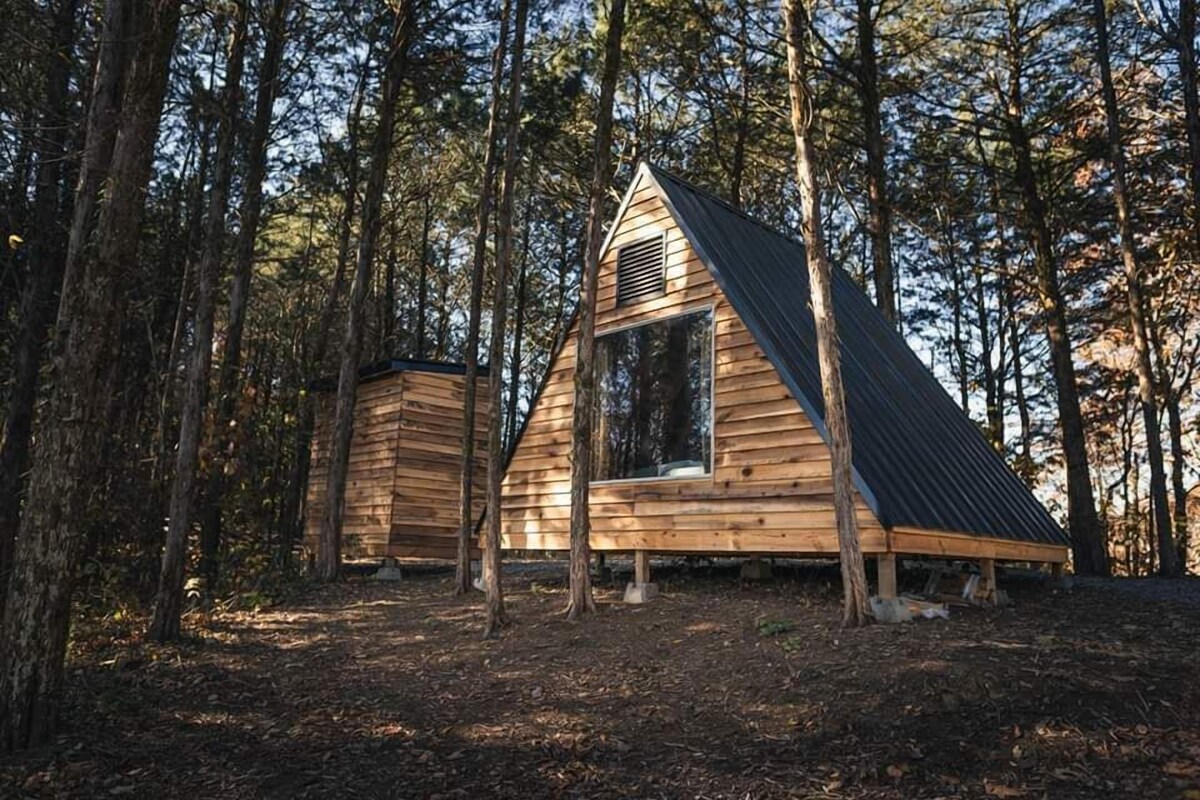 Romantic Cabin, 1 Bedroom, Garden View, Mountainside | Individually decorated, individually furnished, bed sheets