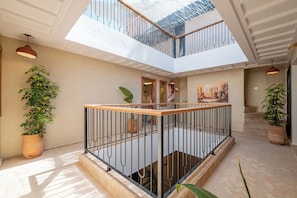 Interior - Spacious 6-bedroom riad in charming Marrakesh with A/C (Marrakesh)