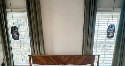 The Hampstead Suite- Free Parking & Walk to King!