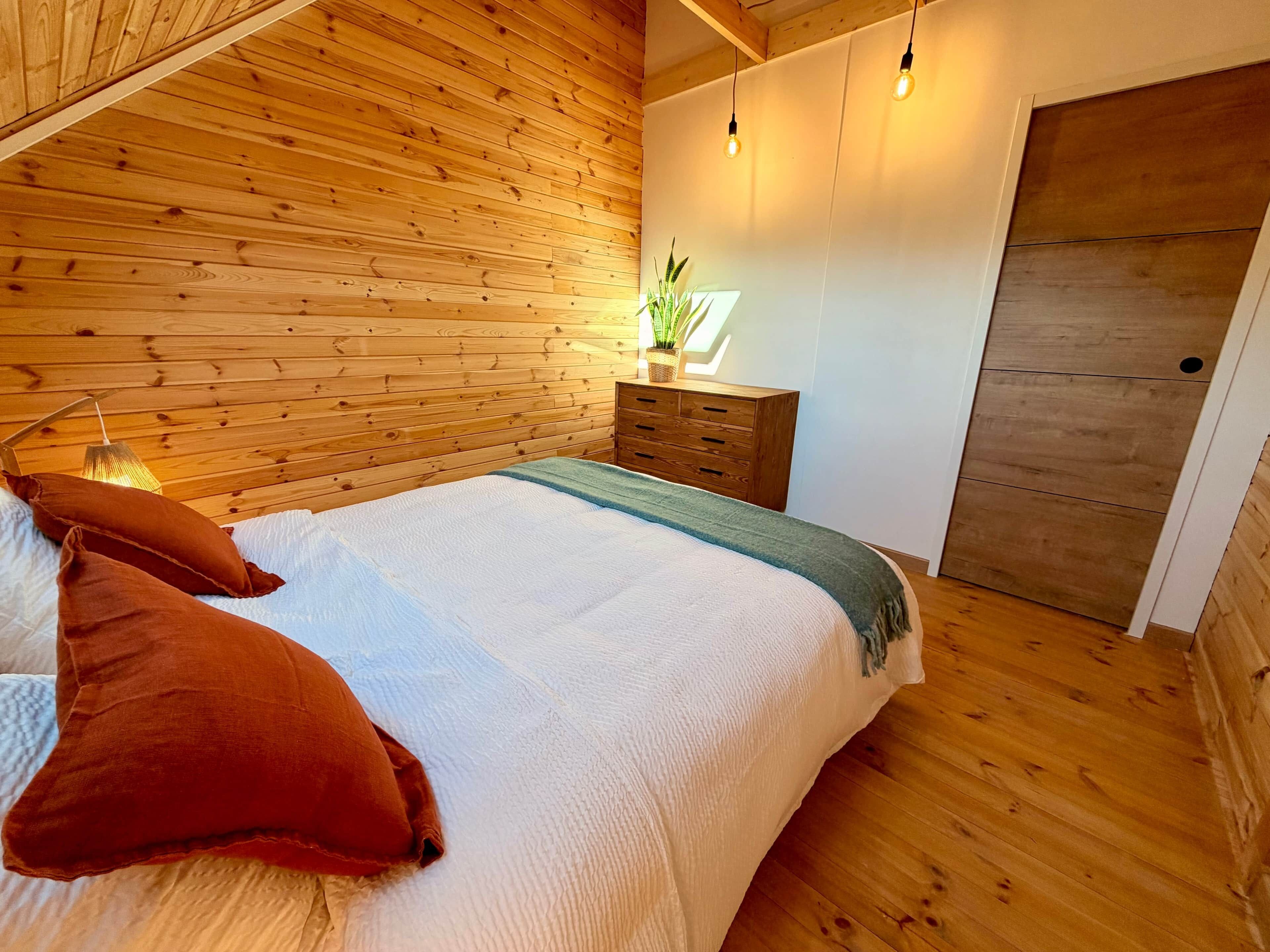 4 bedrooms, WiFi (free)