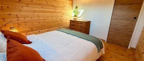 4 bedrooms, WiFi (free)