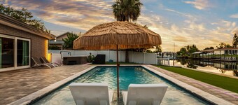 The '59 Flamingo | Pool, Hot Tub & Cold Plunge