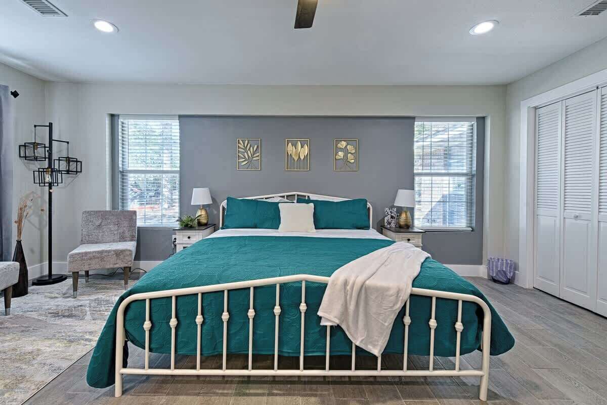 5 bedrooms, iron/ironing board, travel crib, WiFi