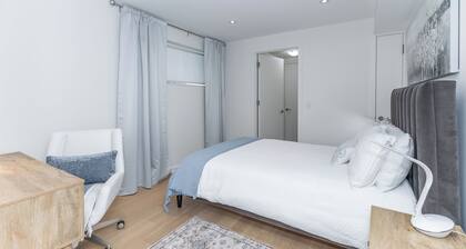 Bright, Cozy, Separate Entrance, Guest Room, Walk.: Subway, Shop, restaurants..