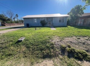 Exterior - Stay Close to Everything  15 Min to Laughlin AFB (Del Rio)