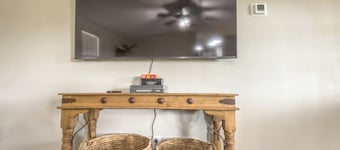 Brittleville Bunkhouse: Peaceful Country Getaway