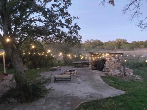 Rustic Getaway on 3.5 acres w/Hot tub Near Lake and state park