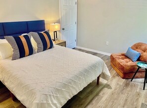 Room -
Tropical Serenity Stay: A Florida Oasis Minutes from Beaches & St. Augustine (Palm Coast)