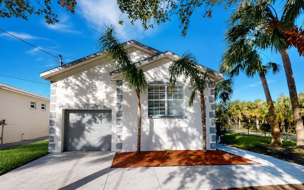Exterior - 3-bedroom house in pleasant Tampa (Tampa)