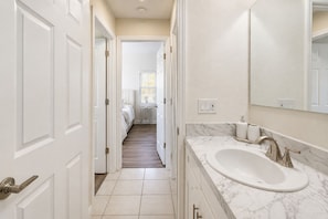 Bathroom - 3-bedroom house in pleasant Tampa (Tampa)