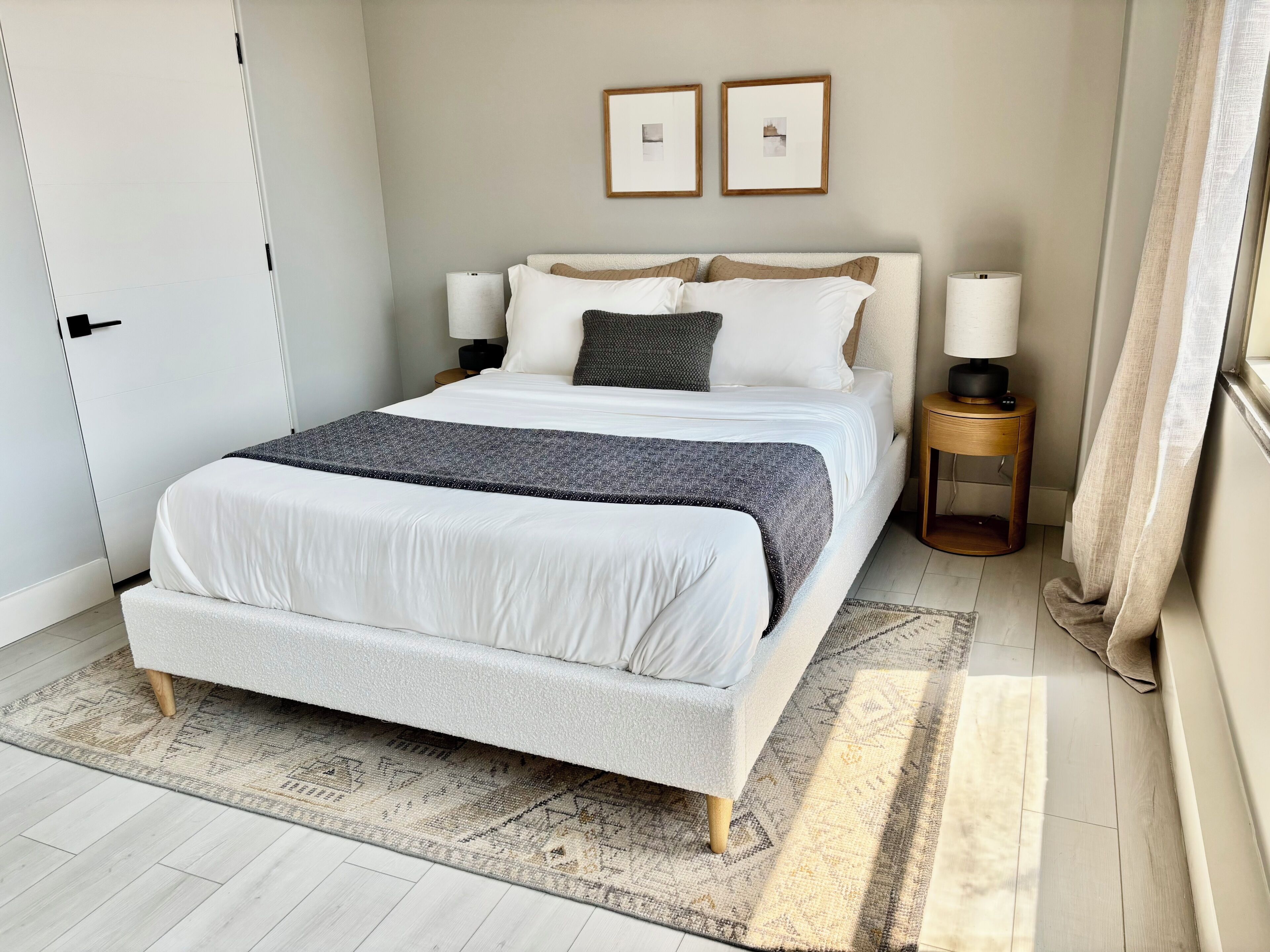 Iron/ironing board, WiFi, bed sheets
