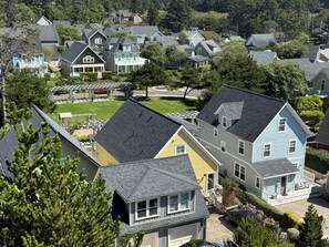 Exterior - Panoramic Ocean-View Escape: Steps to the Beach! (Lincoln City)