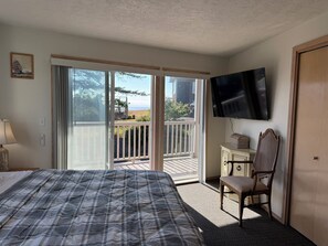 Iron/ironing board, WiFi, bed sheets - Panoramic Ocean-View Escape: Steps to the Beach! (Lincoln City)