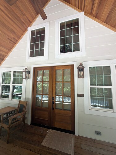 Cozy 2-bedroom “Copper Ridge”cabin trout fishing River Access: exotic hardwoods