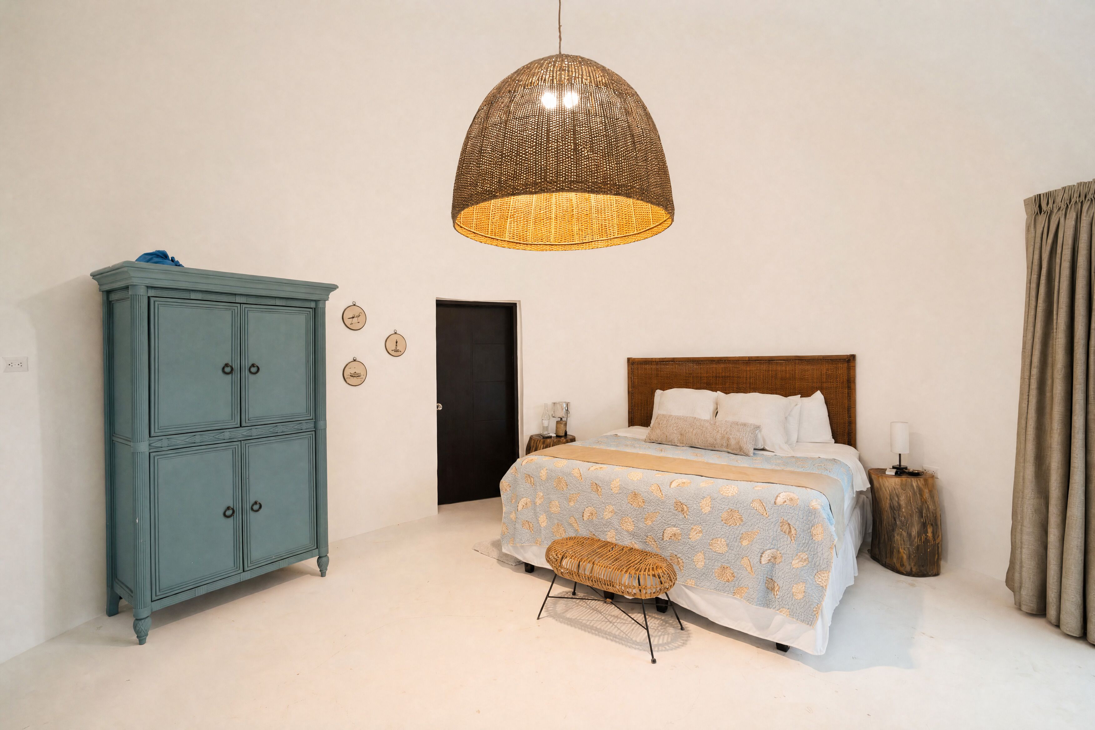 5 bedrooms, iron/ironing board, internet