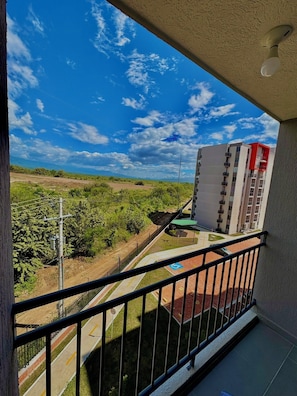 Property grounds - New, modern apartment with parking in a gated community. (Neiva)