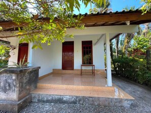 Deluxe Double Room | Exterior - OYO 95369 Hotel Sari Mandala (Bali)
