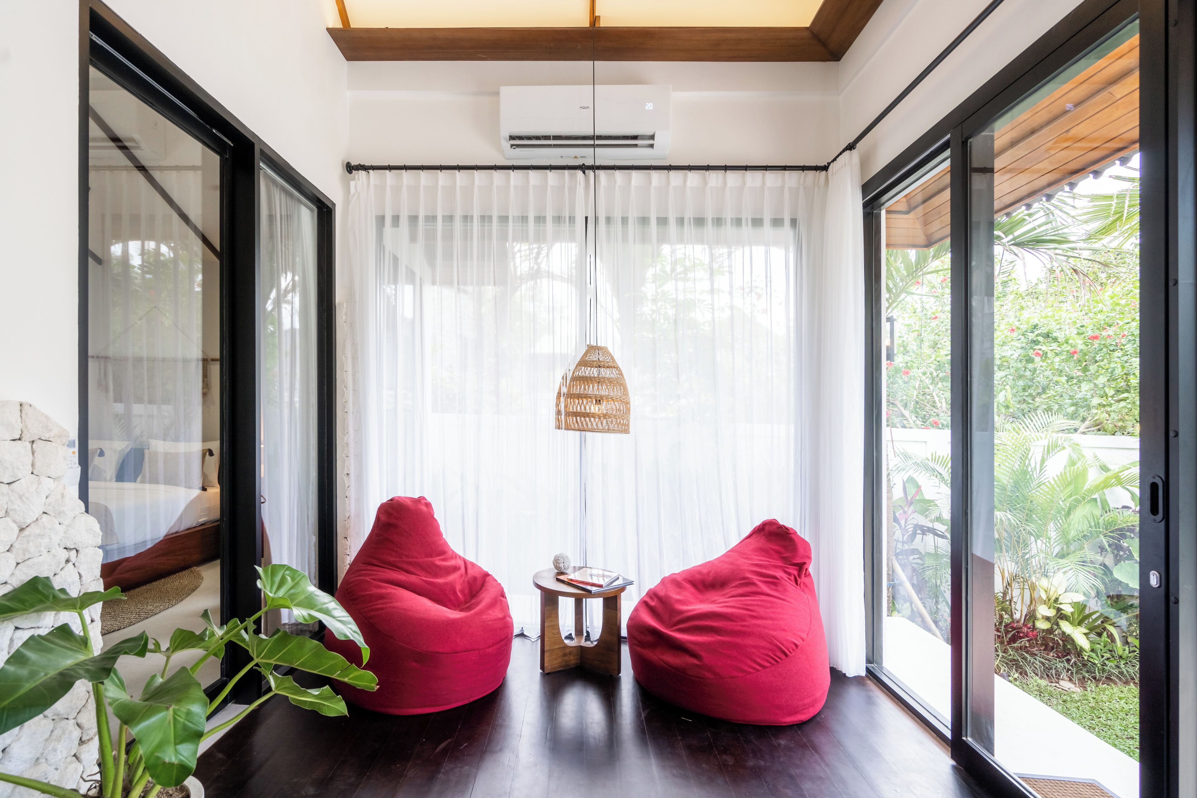 Villa de lujo, 2 habitaciones, piscina privada, vistas al jardín | Caja fuerte, wifi gratis, ropa de cama