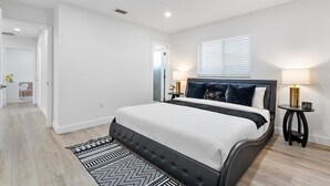 Room - Modern Waterfront Retreat, Near  Fort Lauderdale (Fort Lauderdale)