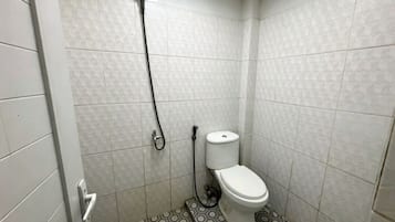 Phòng đôi Tiêu chuẩn | Phòng tắm | Buồng tắm vòi sen, vòi sen phun mưa, đồ dùng nhà tắm miễn phí