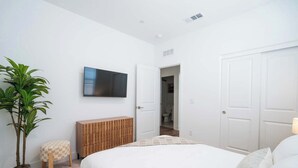 Room - Saltwater Pool, Spa & Casita  Terra Lago (Indio)