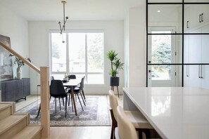 Dining - Cozy Home by Trails (Aurora)