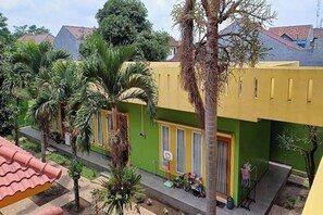 Exterior - OYO 95373 Giriwardoyo Family Guest House (Yogyakarta)